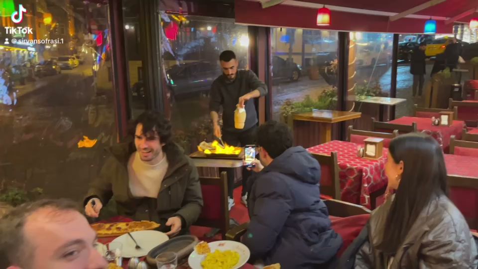 Yemek sunumu